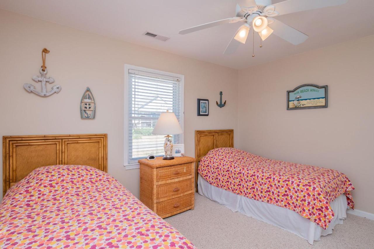 Katie Lou'S Place By Oak Island Accommodations Caswell Beach Экстерьер фото