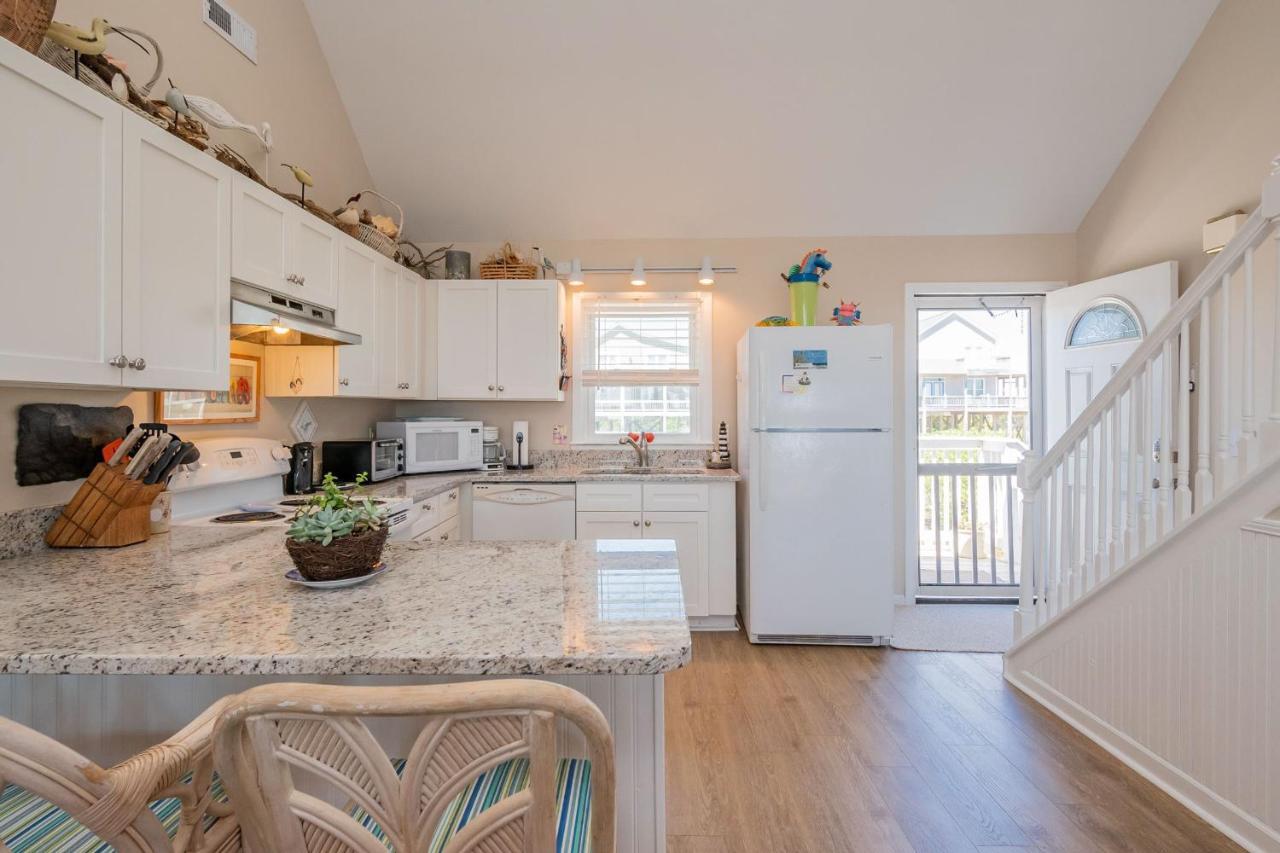 Katie Lou'S Place By Oak Island Accommodations Caswell Beach Экстерьер фото